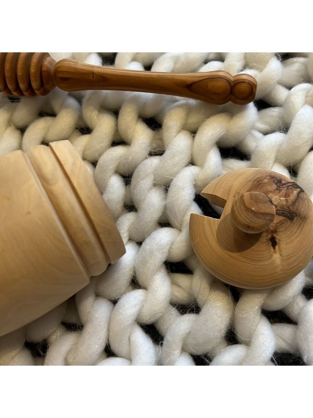 Olive Wood Honey pot and dipper - Picture 4 of 6